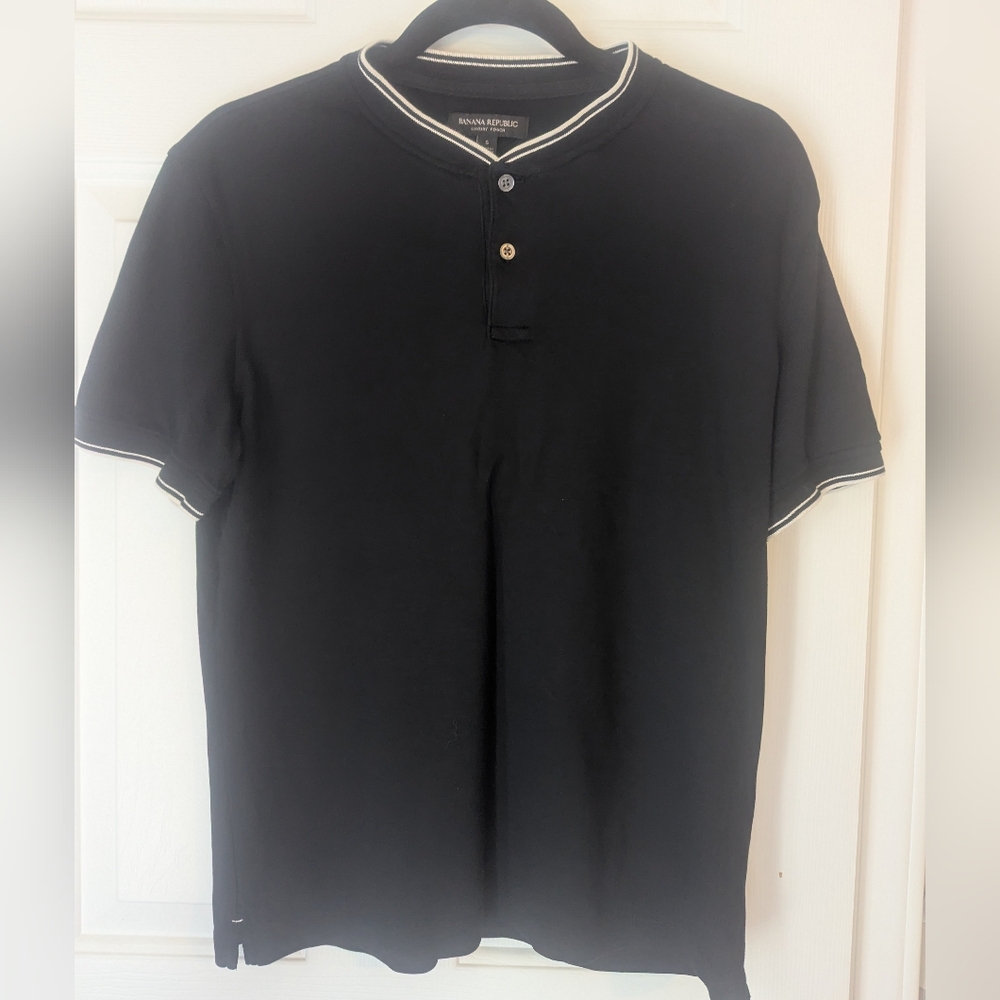 Banana Republic Black Henley Button Tee Shirt White Contrast Trim Small Luxury